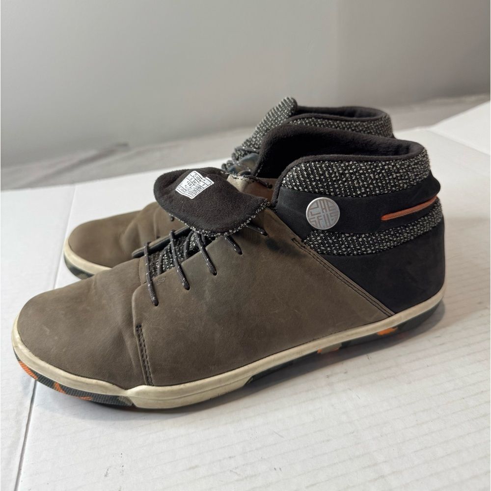 Women’s Plae Waterproof Boot  size 8.5